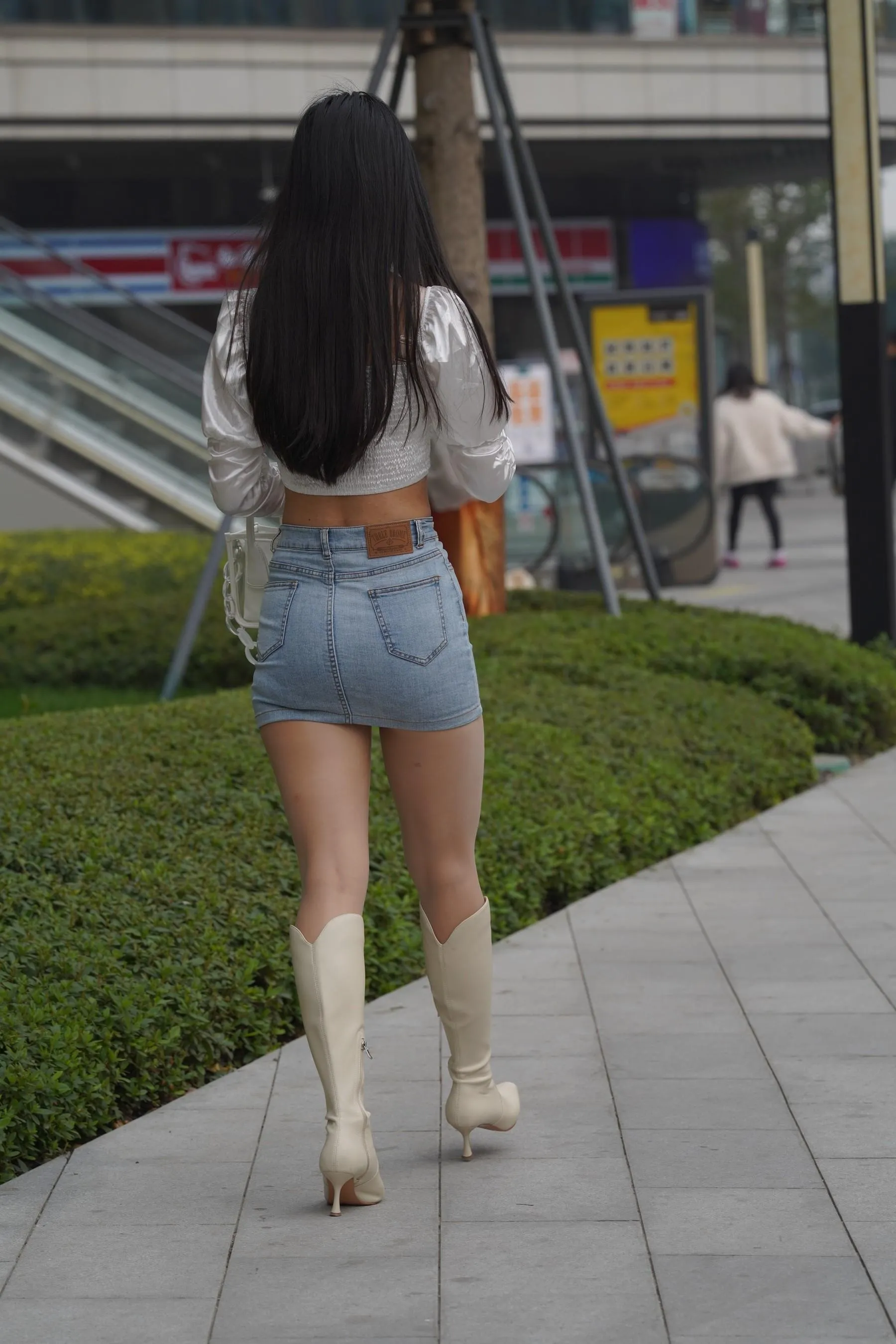 魔镜街拍 NO.170 凯恩街拍摄影-牛仔裙小姐姐 [304P]插图1